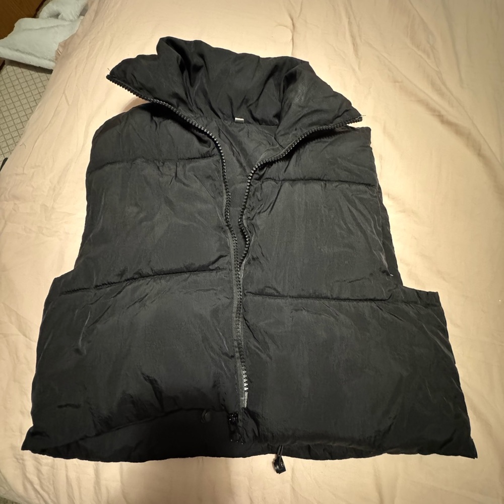 Black Cropped Puffer Vest